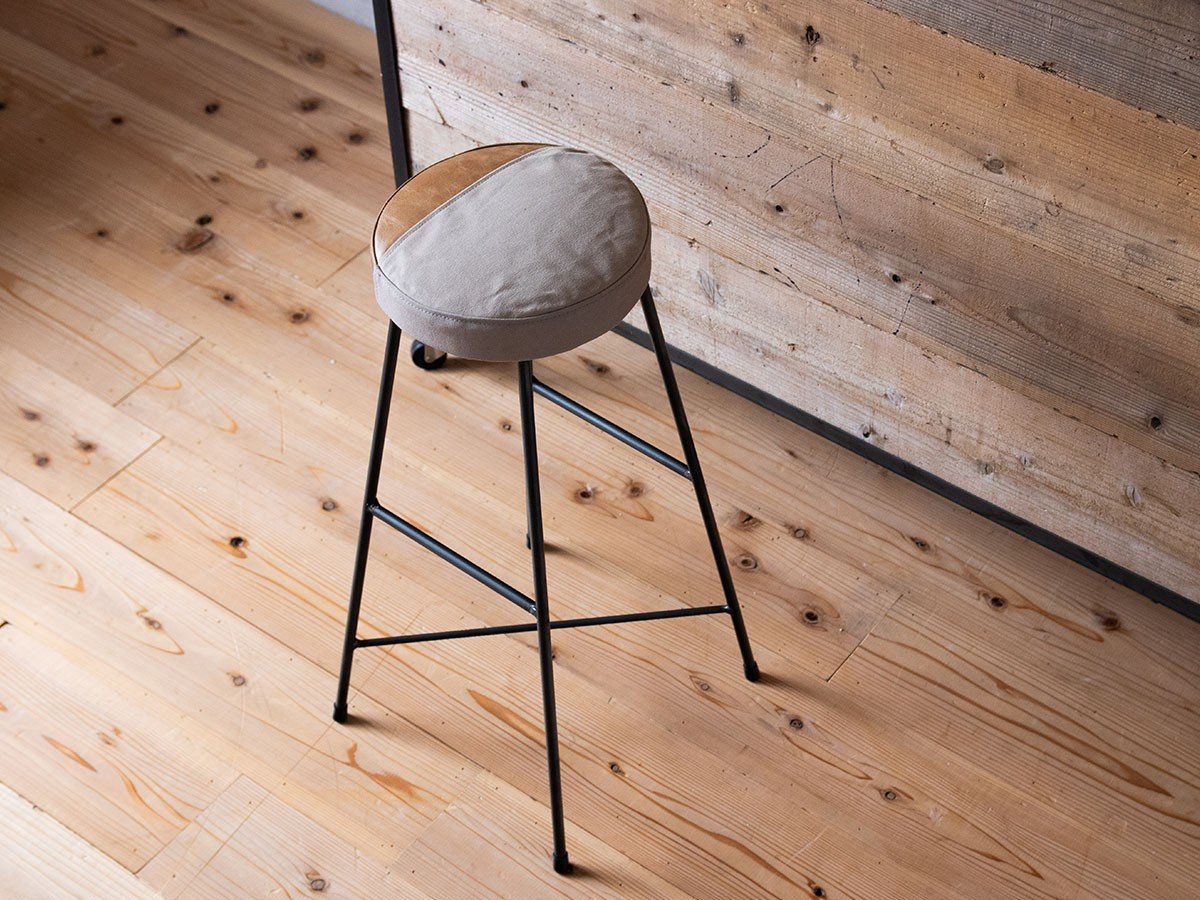 【シカク/SIKAKU / GOODS】のTWO TONE STOOL high / ツートーン スツール ハイ 人気、トレンドファッション・服の通販 founy(ファニー) 　キャンバス　Canvas　クッション　Cushion　スリム　Slim　ホーム・キャンプ・アウトドア・お取り寄せ　Home,Garden,Outdoor,Camping Gear　家具・インテリア　Home Furniture & Interior. Stylish & Functional Living Spaces　チェア・椅子　Chair　スツール　Stool　ホーム・キャンプ・アウトドア・お取り寄せ　Home,Garden,Outdoor,Camping Gear　家具・インテリア　Home Furniture & Interior. Stylish & Functional Living Spaces　チェア・椅子　Chair　カウンターチェア・ハイスツール　Counter Chair/High Stool　other-3|ID: prp329100002830161 ipo3291000000031499729
