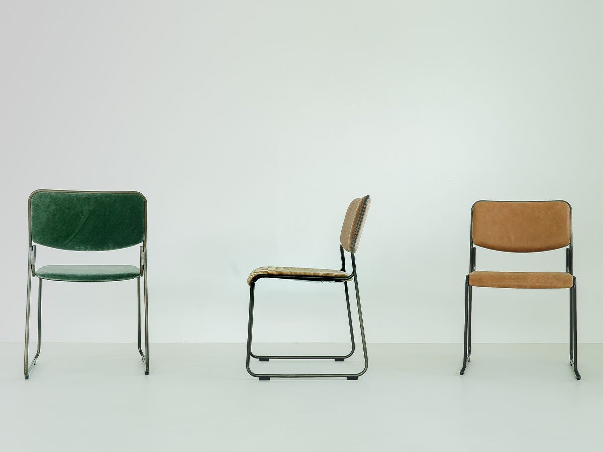 【シカク/SIKAKU / GOODS】のMEEL CHAIR / ミール チェア コール天 インテリア・キッズ・メンズ・レディースファッション・服の通販 founy(ファニー) 　フォーム　Form　フレーム　Frame, Outline　ホーム・キャンプ・アウトドア・お取り寄せ　Home Living / Home & Lifestyle / Camping Gear / Outdoor Camping　家具・インテリア　Home Furniture & Interior. Stylish & Functional Living Spaces　チェア・椅子　Seating & Chairs　ダイニングチェア・木製チェア　Dining Chairs　左:張地違いの「別珍」、中央:本商品、右:張地違いの「レザー」|ID: prp329100002830165 ipo3291000000035137159