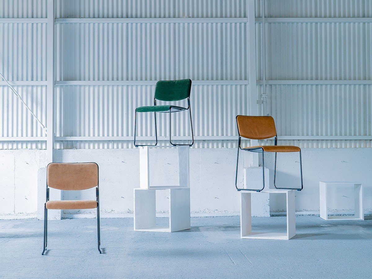 【シカク/SIKAKU / GOODS】のMEEL CHAIR / ミール チェア コール天 インテリア・キッズ・メンズ・レディースファッション・服の通販 founy(ファニー) フォーム Form フレーム Frame, Outline ホーム・キャンプ・アウトドア・お取り寄せ Home Living / Home & Lifestyle / Camping Gear / Outdoor Camping 家具・インテリア Home Furniture & Interior. Stylish & Functional Living Spaces チェア・椅子 Seating & Chairs ダイニングチェア・木製チェア Dining Chairs 左:本商品、中央:張地違いの「別珍」、右:張地違いの「レザー」|ID: prp329100002830165 ipo3291000000035513454