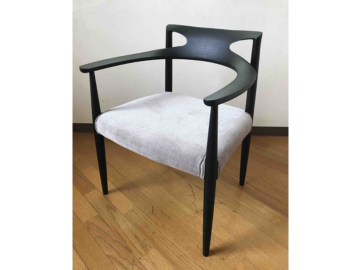 【フライミー ジャパン スタイル/FLYMEe Japan-Style / GOODS】のARM CHAIR / アームチェア #111552 インテリア・キッズ・メンズ・レディースファッション・服の通販 founy(ファニー) 　送料無料　Free Shipping　ファブリック　Fabric, Textile　フィット　Fit, Slim Fit　メッシュ　Mesh, Net Fabric　ラウンド　Round, Round Neck　ホーム・キャンプ・アウトドア・お取り寄せ　Home Living / Home & Lifestyle / Camping Gear / Outdoor Camping　家具・インテリア　Home Furniture & Interior. Stylish & Functional Living Spaces　チェア・椅子　Seating & Chairs　ダイニングチェア・木製チェア　Dining Chairs　ホーム・キャンプ・アウトドア・お取り寄せ　Home Living / Home & Lifestyle / Camping Gear / Outdoor Camping　家具・インテリア　Home Furniture & Interior. Stylish & Functional Living Spaces　チェア・椅子　Seating & Chairs　アームチェア・アクセントチェア　Armchairs & Accent Chairs　ウッド:レッドオーク(ブラック色)|ID: prp329100002883823 ipo3291000000033331160