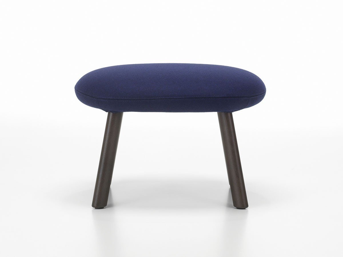 【ヴィトラ/Vitra / GOODS】のHAL Lounge Ottoman / ハル ラウンジオットマン インテリア・キッズ・メンズ・レディースファッション・服の通販 founy(ファニー) 　クッション　Cushion, Throw Pillow　コンパクト　Compact, Small Size　シンプル　Simple, Minimal　リラックス　Relax, Relaxed Fit　送料無料　Free Shipping　ホーム・キャンプ・アウトドア・お取り寄せ　Home Living / Home & Lifestyle / Camping Gear / Outdoor Camping　家具・インテリア　Home Furniture & Interior. Stylish & Functional Living Spaces　その他 インテリア雑貨、家具　Home Decor & Furniture Extras　張地:コジー 2 21 ダークブルー(ファブリック F80)、脚部:ダークオーク|ID: prp329100002922192 ipo3291000000030231720