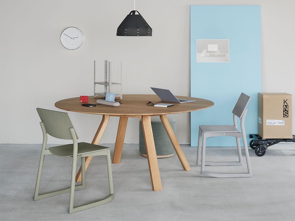 【カリモクニュースタンダード/KARIMOKU NEW STANDARD / GOODS】のSPECTRUM WORKSTATION ROUND ST 160 / スペクトラム ワークステーション ラウンドST 160 人気、トレンドファッション・服の通販 founy(ファニー) 　シンプル　Simple　スマート　Smart　テーブル　Table　デスク　Desk　ラウンド　Round　ホーム・キャンプ・アウトドア・お取り寄せ　Home,Garden,Outdoor,Camping Gear　家具・インテリア　Home Furniture & Interior. Stylish & Functional Living Spaces　テーブル　Table　ダイニングテーブル　Dining Table　other-2|ID: prp329100002939693 ipo3291000000031498514