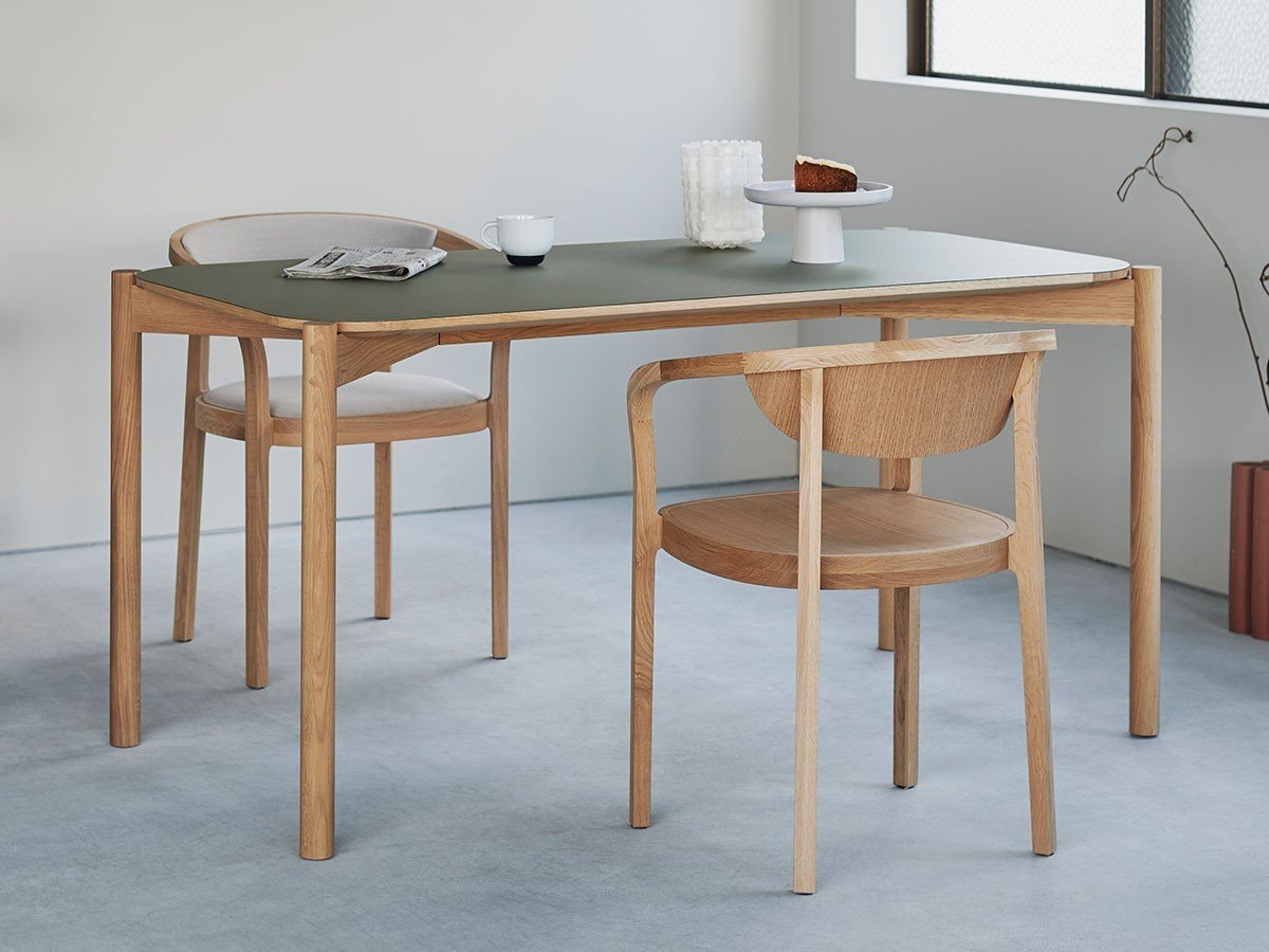 【カリモクニュースタンダード/KARIMOKU NEW STANDARD / GOODS】のCASTOR TABLE LINOLEUM 150 / キャストールテーブル リノリウム 150 インテリア・キッズ・メンズ・レディースファッション・服の通販 founy(ファニー) コンパクト Compact, Small Size シンプル Simple, Minimal スマート Smart, Elegant テーブル Table, Dining Table デスク Desk, Work Desk ホーム・キャンプ・アウトドア・お取り寄せ Home Living / Home & Lifestyle / Camping Gear / Outdoor Camping 家具・インテリア Home Furniture & Interior. Stylish & Functional Living Spaces テーブル Dining, Coffee & Side Tables ダイニングテーブル・食卓テーブル Dining Tables Photographer:Masaaki Inoue, Bouillon|ID: prp329100002939695 ipo3291000000033301704