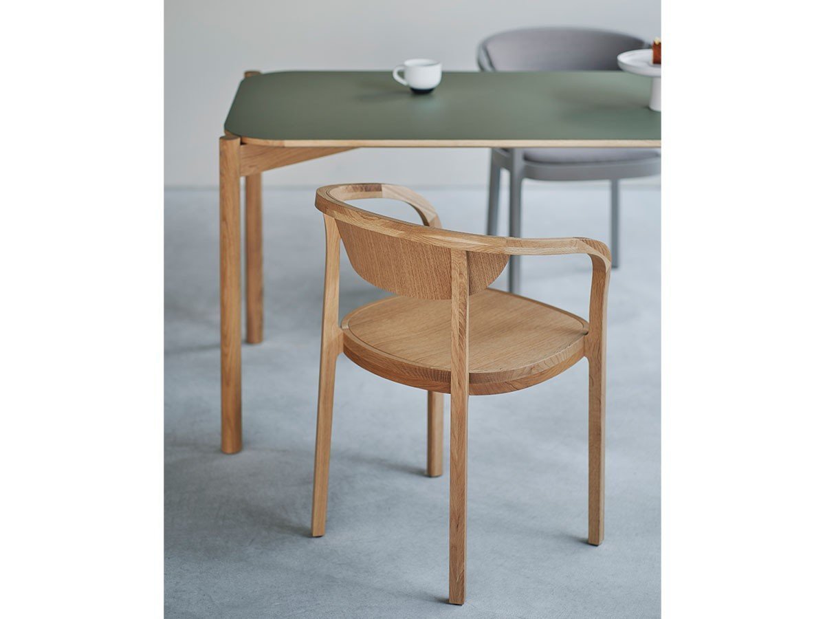【カリモクニュースタンダード/KARIMOKU NEW STANDARD / GOODS】のCASTOR TABLE LINOLEUM 150 / キャストールテーブル リノリウム 150 インテリア・キッズ・メンズ・レディースファッション・服の通販 founy(ファニー) コンパクト Compact, Small Size シンプル Simple, Minimal スマート Smart, Elegant テーブル Table, Dining Table デスク Desk, Work Desk ホーム・キャンプ・アウトドア・お取り寄せ Home Living / Home & Lifestyle / Camping Gear / Outdoor Camping 家具・インテリア Home Furniture & Interior. Stylish & Functional Living Spaces テーブル Dining, Coffee & Side Tables ダイニングテーブル・食卓テーブル Dining Tables Photographer:Masaaki Inoue, Bouillon|ID: prp329100002939695 ipo3291000000033301706