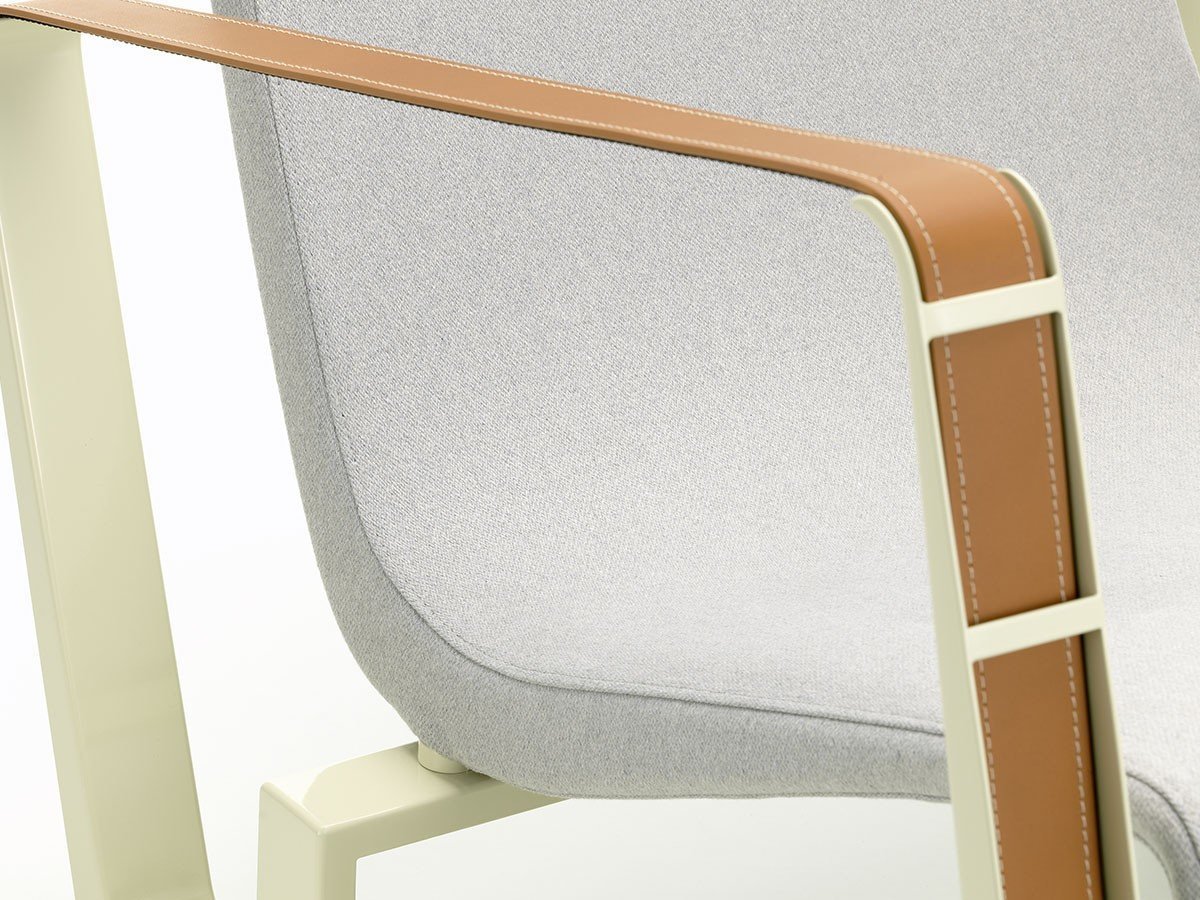 【ヴィトラ/Vitra / GOODS】のCite / シテ インテリア・キッズ・メンズ・レディースファッション・服の通販 founy(ファニー) コーティング Coating, Coated Finish パウダー Powder, Soft Tone フランス France, French フレーム Frame, Outline ホーム・キャンプ・アウトドア・お取り寄せ Home Living / Home & Lifestyle / Camping Gear / Outdoor Camping 家具・インテリア Home Furniture & Interior. Stylish & Functional Living Spaces チェア・椅子 Seating & Chairs ラウンジチェア・リクライナー Lounge Chairs / Recliners 張地:メロ 03 セメント(ファブリック F40)、フレーム:ブランコロンブ|ID: prp329100002948103 ipo3291000000035513885