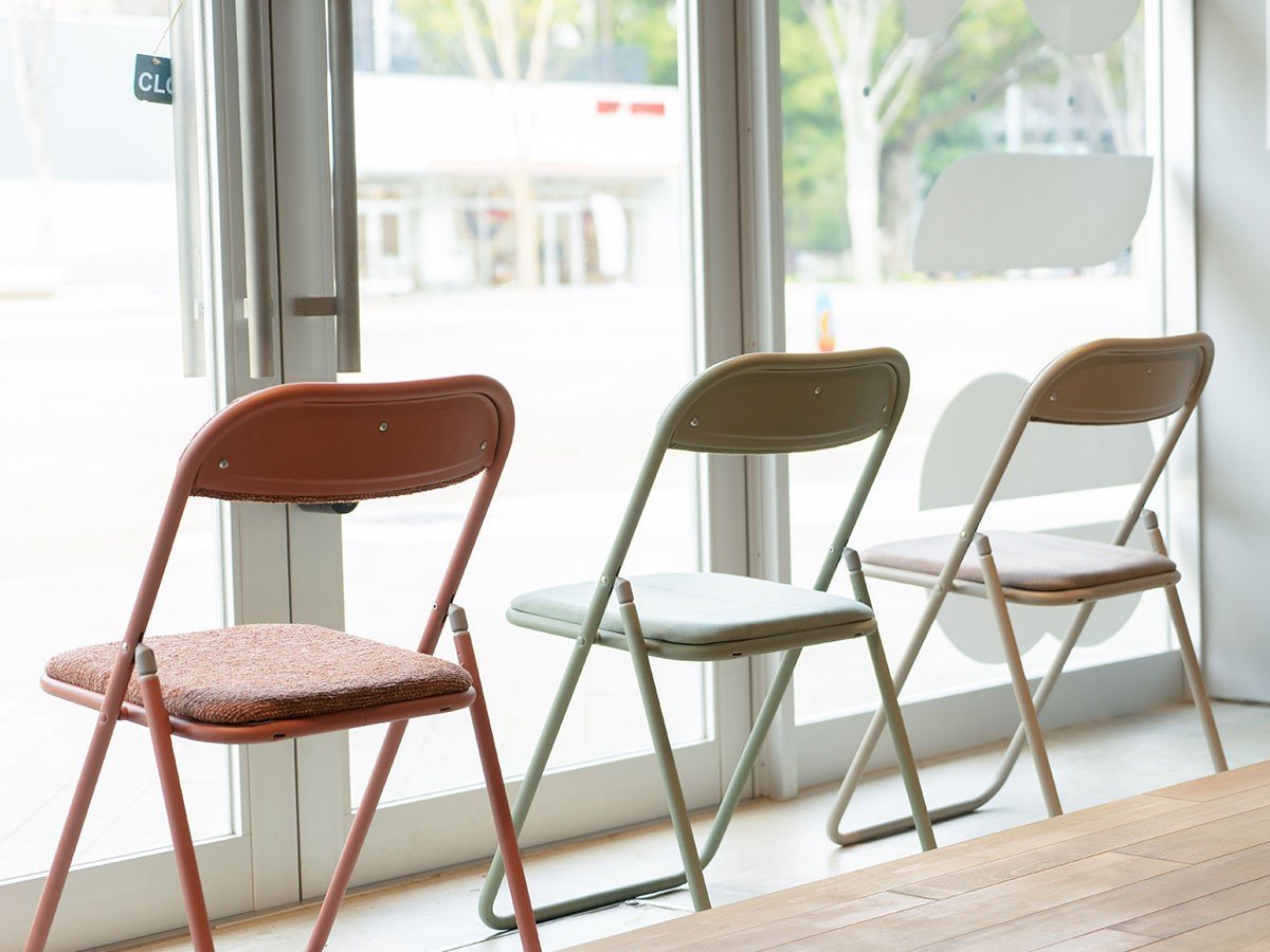 【フライミーワーク/FLYMEe Work / GOODS】の1518 PIPE chair / 1518 パイプチェア インテリア・キッズ・メンズ・レディースファッション・服の通販 founy(ファニー) 　キャップ　Cap, Baseball Cap　クッション　Cushion, Throw Pillow　コンパクト　Compact, Small Size　モダン　Modern, Contemporary　送料無料　Free Shipping　ホーム・キャンプ・アウトドア・お取り寄せ　Home Living / Home & Lifestyle / Camping Gear / Outdoor Camping　家具・インテリア　Home Furniture & Interior. Stylish & Functional Living Spaces　チェア・椅子　Seating & Chairs　折りたたみ椅子・アウトドアチェア　Folding Chairs & Patio Seats　左:掲載外商品、中央:ダストグリーン、右:ブラウン|ID: prp329100002993609 ipo3291000000033140244
