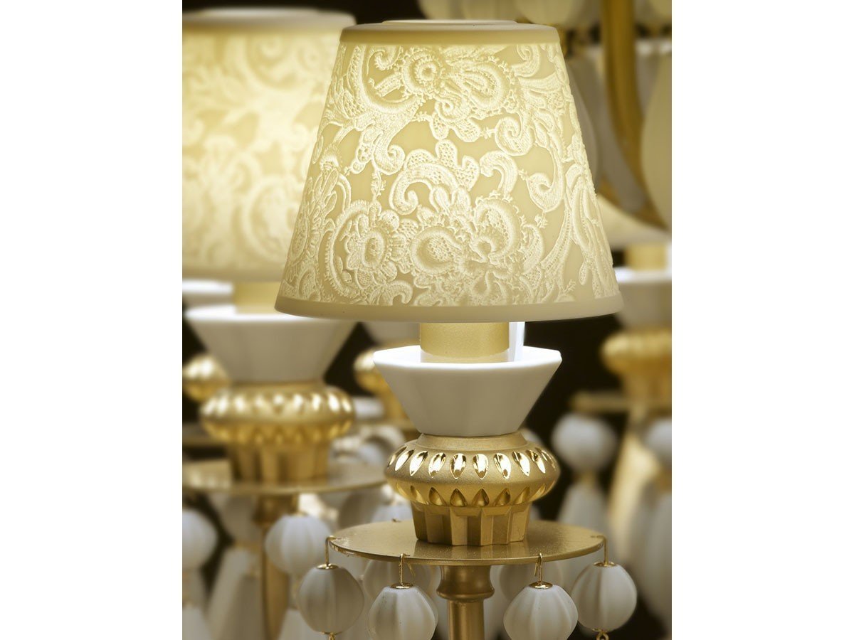【リヤドロ/LLADRO / GOODS】のBelle de Nuit Chandelier 12 / ベル・ドゥ・ニュイ シャンデリア 12灯 インテリア・キッズ・メンズ・レディースファッション・服の通販 founy(ファニー) 　エレガント 上品　Elegant　コレクション　Collection　シルバー　Silver　透かし　Watermark　フォルム　Form　レース　Race　送料無料　Free Shipping　ホーム・キャンプ・アウトドア・お取り寄せ　Home,Garden,Outdoor,Camping Gear　家具・インテリア　Furniture　ライト・照明　Lighting & Light Fixtures　シャンデリア　Chandelier　「ゴールド」「シルバー」は、ランプシェードの透かし彫りが繊細なレースの模様になっており、上品で華やか|ID: prp329100003012067 ipo3291000000030215486