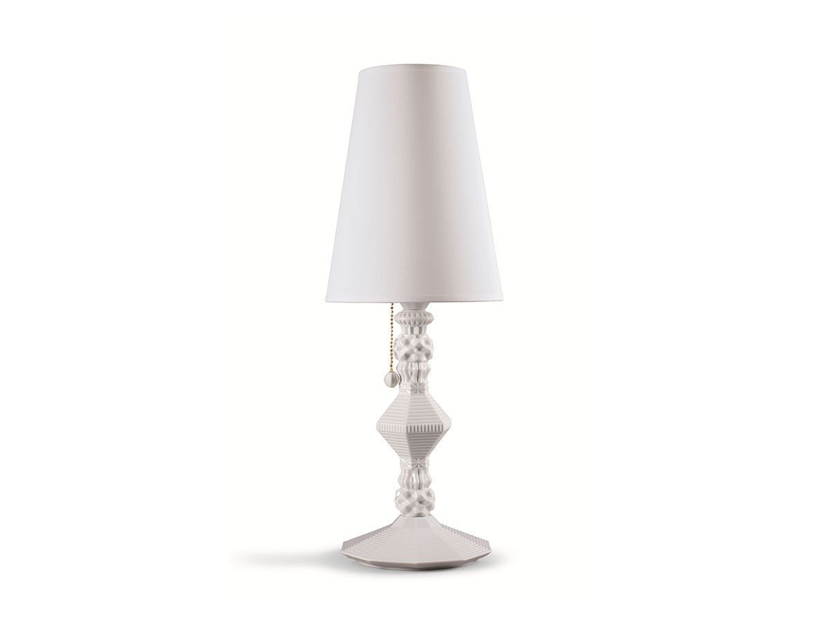 【リヤドロ/LLADRO / GOODS】のBelle de Nuit Large Lamp / ベル・ドゥ・ニュイ ラージランプ インテリア・キッズ・メンズ・レディースファッション・服の通販 founy(ファニー) 　送料無料　Free Shipping　エレガント 上品　Elegant　コレクション　Collection　テーブル　Table　フォルム　Form　ホーム・キャンプ・アウトドア・お取り寄せ　Home,Garden,Outdoor,Camping Gear　家具・インテリア　Furniture　ライト・照明　Lighting & Light Fixtures　ホワイト|ID: prp329100003012082 ipo3291000000032087431