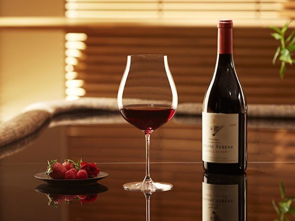 【リーデル/RIEDEL / GOODS】のRiedel Veritas New World Pinot Noir / Nebbiolo / Rose Champagne / リーデル・ヴェリタス ニューワールド・ピノ・ノワール / ネッビオーロ / ロゼ・シャンパーニュ 2脚セット 人気、トレンドファッション・服の通販 founy(ファニー) 　エレガント 上品　Elegant　クリスタル　Crystal　グラス　Glass　軽量　Lightweight　テーブル　Table　ハンド　Hand　バランス　Balance　送料無料　Free Shipping　other-5|ID: prp329100003016994 ipo3291000000031497108