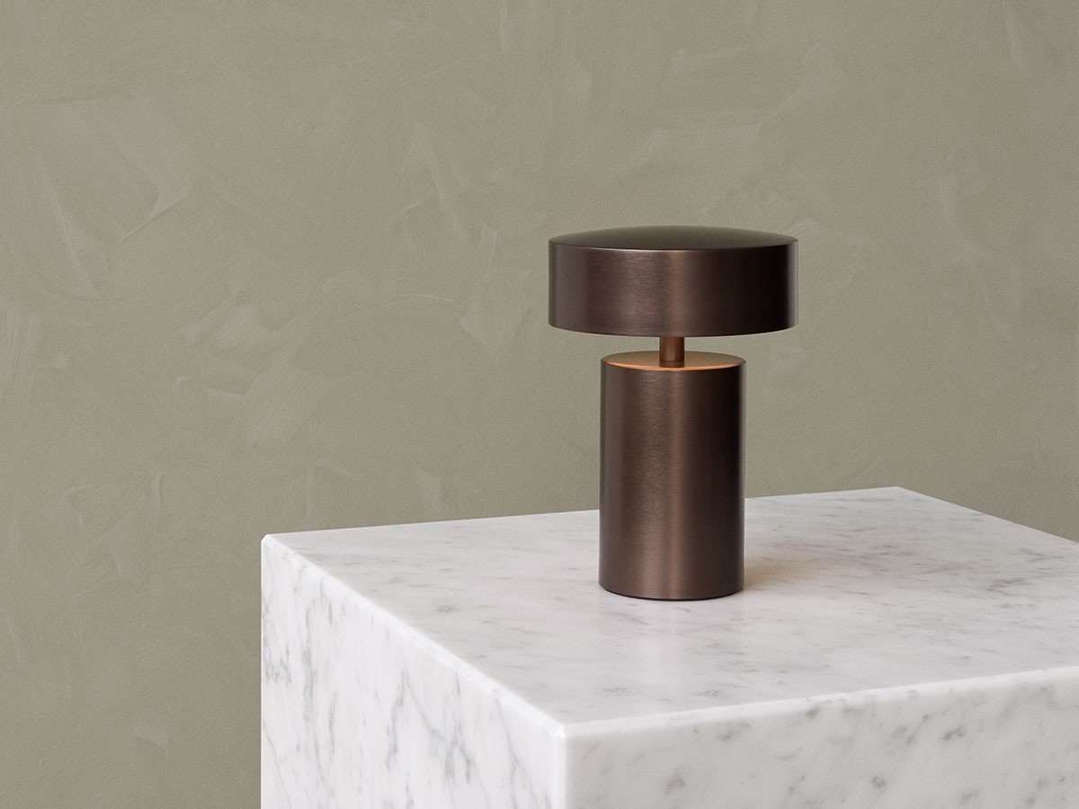 【オード コペンハーゲン/Audo Copenhagen / GOODS】のColumn Table Lamp Portable / コラム テーブルランプ ポータブル 人気、トレンドファッション・服の通販 founy(ファニー) 　送料無料　Free Shipping　クラシック　Classic　テーブル　Table　フィット　Fit　フォルム　Form　リラックス　Relax　軽量　Lightweight　ホーム・キャンプ・アウトドア・お取り寄せ　Home,Garden,Outdoor,Camping Gear　家具・インテリア　Home Furniture & Interior. Stylish & Functional Living Spaces　ライト・照明　Lighting & Light Fixtures　other-2|ID: prp329100003111856 ipo3291000000031495995