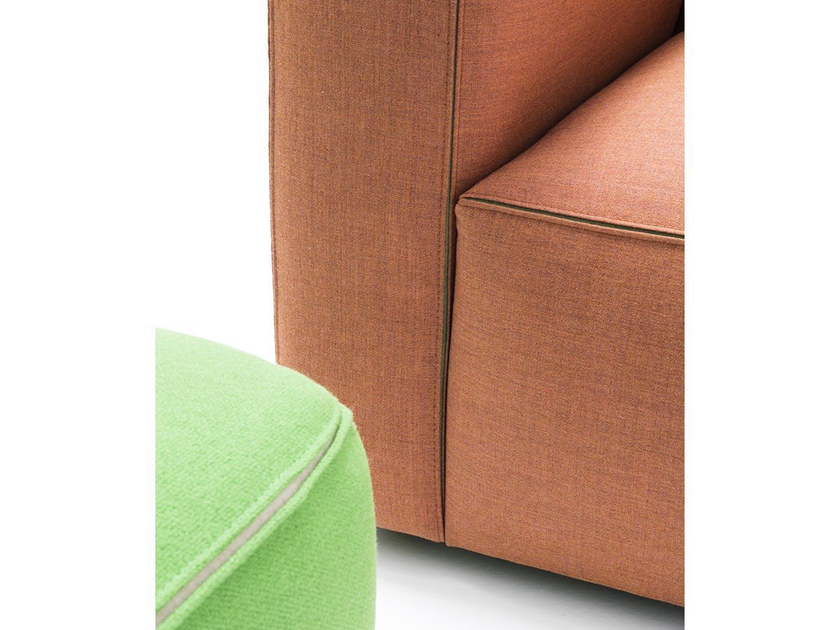 【アンドリュー ワールド/Andreu World / GOODS】のDado Sofa / ダド SF0300 ソファ インテリア・キッズ・メンズ・レディースファッション・服の通販 founy(ファニー) 　センター　Center, Center Line　送料無料　Free Shipping　ホーム・キャンプ・アウトドア・お取り寄せ　Home Living / Home & Lifestyle / Camping Gear / Outdoor Camping　家具・インテリア　Home Furniture & Interior. Stylish & Functional Living Spaces　ソファー　Couches & Sofas　参考イメージ|ID: prp329100003120804 ipo3291000000035267623