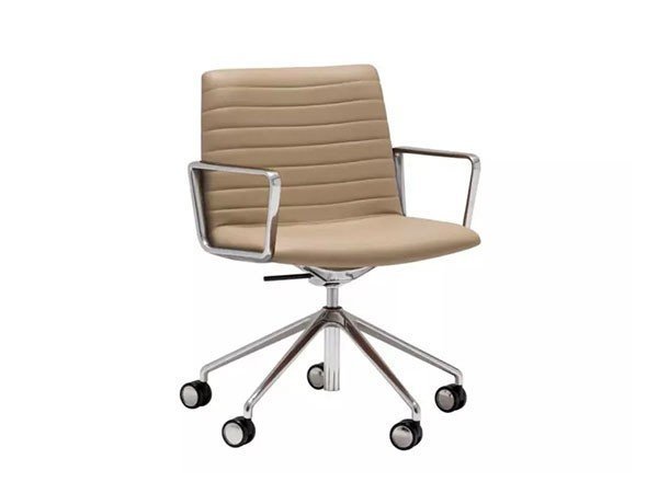【アンドリュー ワールド/Andreu World / GOODS】のFlex Executive Low Back Armchair / フレックス エグゼクティブ SO1859 ローバックアームチェア キャスターベース アルミニウム製 インテリア・キッズ・メンズ・レディースファッション・服の通販 founy(ファニー) https://founy.com/ イタリア Italy クッション Cushion シンプル Simple デスク Desk フィット Fit モチーフ Motif リラックス Relax 送料無料 Free Shipping ホーム・キャンプ・アウトドア・お取り寄せ Home,Garden,Outdoor,Camping Gear 家具・インテリア Furniture チェア・椅子 Chair アームチェア Armchair ホーム・キャンプ・アウトドア・お取り寄せ Home,Garden,Outdoor,Camping Gear 家具・インテリア Furniture チェア・椅子 Chair オフィスチェア・デスクチェア Office Chair/Desk Chair |ID: prp329100003120886 ipo3291000000030198542