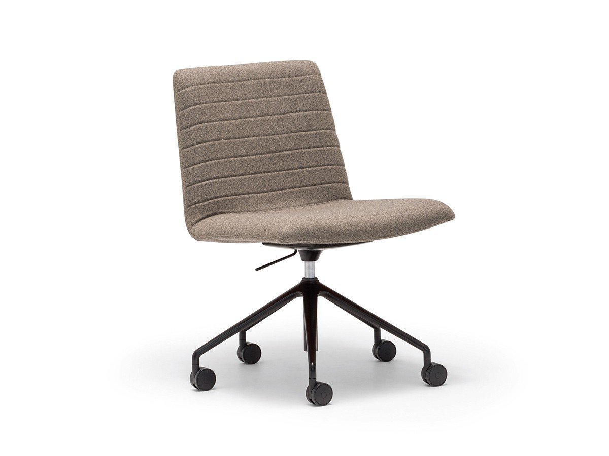 【アンドリュー ワールド/Andreu World / GOODS】のFlex Executive Low Back Chair / フレックス エグゼクティブ SI1856 ローバックチェア キャスターベース アルミニウム製 人気、トレンドファッション・服の通販 founy(ファニー) 　イタリア　Italy　クッション　Cushion　シンプル　Simple　スリム　Slim　デスク　Desk　フィット　Fit　モチーフ　Motif　リラックス　Relax　送料無料　Free Shipping　ホーム・キャンプ・アウトドア・お取り寄せ　Home,Garden,Outdoor,Camping Gear　家具・インテリア　Furniture　チェア・椅子　Chair　オフィスチェア・デスクチェア　Office Chair/Desk Chair　 other-1|ID: prp329100003120888 ipo3291000000021147586