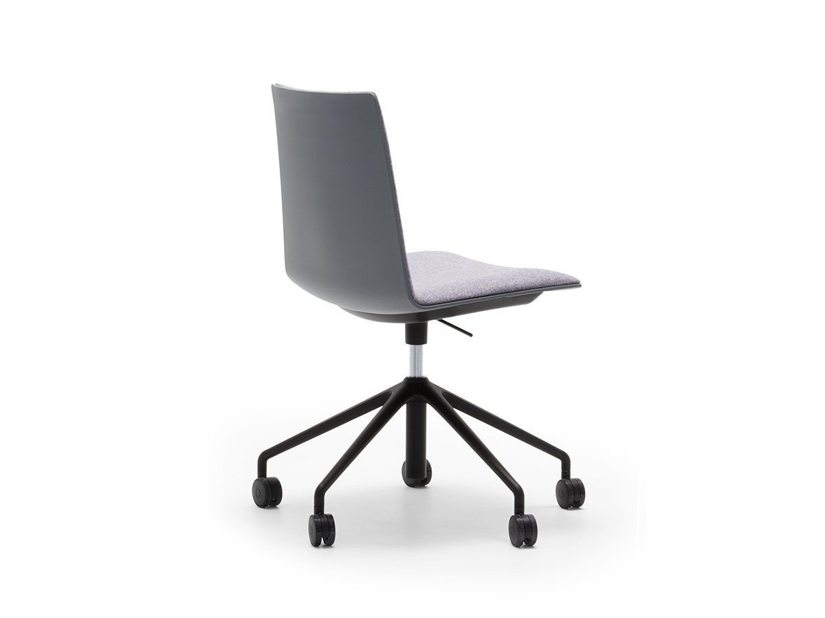 【アンドリュー ワールド/Andreu World / GOODS】のFlex Corporate Chair Upholstered Shell Pad / フレックス コーポレート SI1657 チェア キャスターベース アルミニウム製(シェルパッド) 人気、トレンドファッション・服の通販 founy(ファニー) 　イタリア　Italy　クッション　Cushion　シンプル　Simple　デスク　Desk　フィット　Fit　モチーフ　Motif　ワーク　Work　送料無料　Free Shipping　ホーム・キャンプ・アウトドア・お取り寄せ　Home,Garden,Outdoor,Camping Gear　家具・インテリア　Furniture　チェア・椅子　Chair　オフィスチェア・デスクチェア　Office Chair/Desk Chair　other-2|ID: prp329100003120895 ipo3291000000031495110