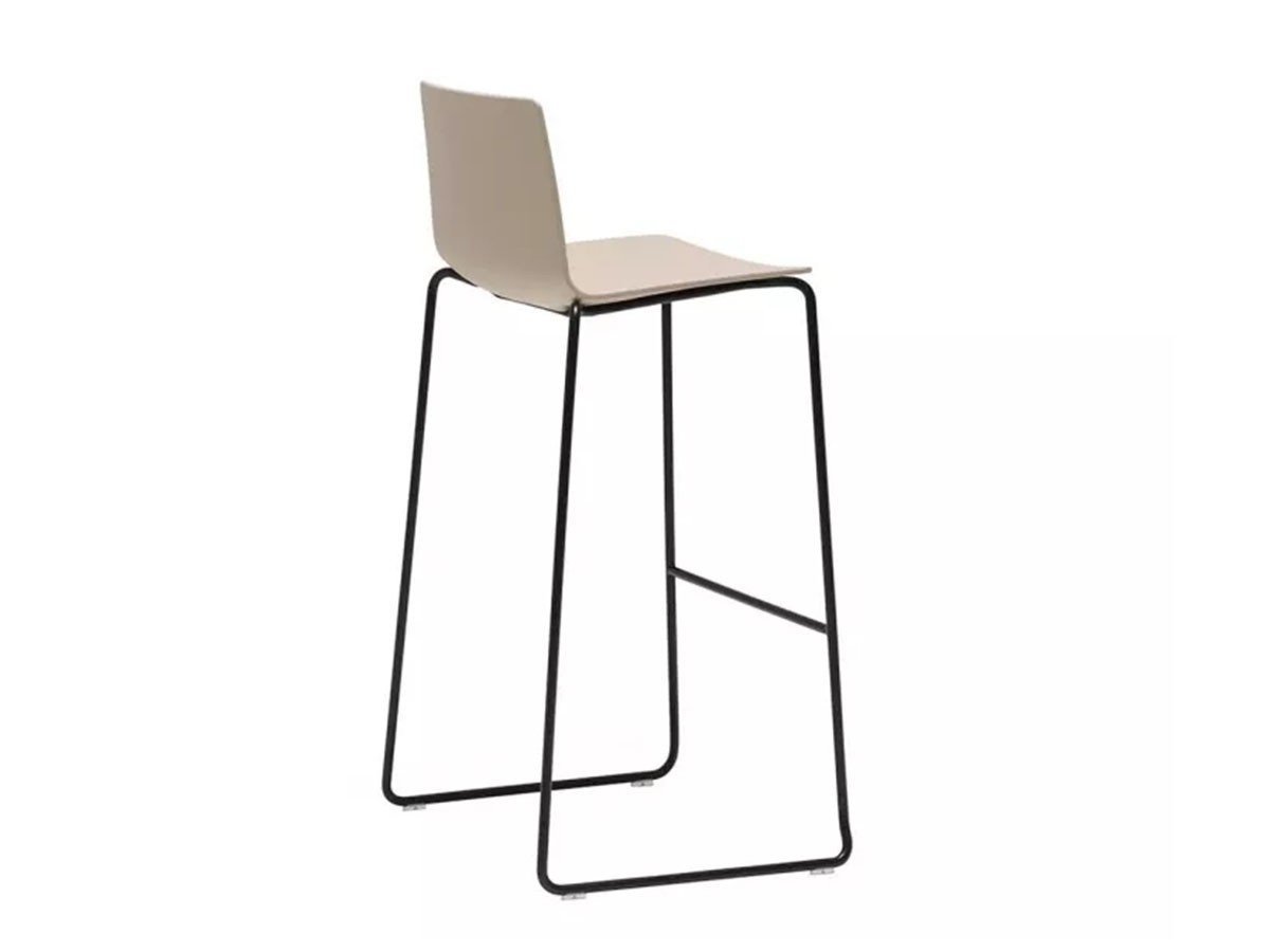 【アンドリュー ワールド/Andreu World / GOODS】のFlex Chair Stackable Barstool 45 Thermo-polymer Shell / フレックス チェア BQ1332 スタッカブルバースツール 45 スレッジベース(サーモポリマーシェル) 人気、トレンドファッション・服の通販 founy(ファニー) 　イタリア　Italy　シンプル　Simple, Minimal　フィット　Fit, Slim Fit　モチーフ　Motif, Design Theme　ワーク　Workwear, Utility Style　送料無料　Free Shipping　ホーム・キャンプ・アウトドア・お取り寄せ　Home Living / Home & Lifestyle / Camping Gear / Outdoor Camping　家具・インテリア　Home Furniture & Interior. Stylish & Functional Living Spaces　チェア・椅子　Seating & Chairs　スツール・バースツール　Stools & Bar Stools　ホーム・キャンプ・アウトドア・お取り寄せ　Home Living / Home & Lifestyle / Camping Gear / Outdoor Camping　家具・インテリア　Home Furniture & Interior. Stylish & Functional Living Spaces　チェア・椅子　Seating & Chairs　カウンターチェア・ハイチェア　Bar Stools / High Stools　other-4|ID: prp329100003120927 ipo3291000000031495242