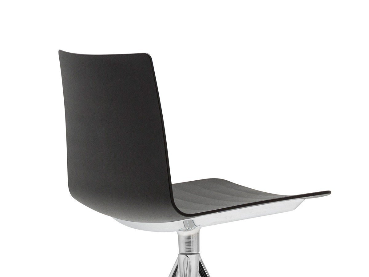 【アンドリュー ワールド/Andreu World / GOODS】のFlex Chair Counter Stool 52 Thermo-polymer Shell / フレックス チェア BQ1326 カウンタースツール 52 コラムベース(サーモポリマーシェル) 人気、トレンドファッション・服の通販 founy(ファニー) 　イタリア　Italy　シンプル　Simple, Minimal　フィット　Fit, Slim Fit　モチーフ　Motif, Design Theme　ワーク　Workwear, Utility Style　送料無料　Free Shipping　ホーム・キャンプ・アウトドア・お取り寄せ　Home Living / Home & Lifestyle / Camping Gear / Outdoor Camping　家具・インテリア　Home Furniture & Interior. Stylish & Functional Living Spaces　チェア・椅子　Seating & Chairs　スツール・バースツール　Stools & Bar Stools　ホーム・キャンプ・アウトドア・お取り寄せ　Home Living / Home & Lifestyle / Camping Gear / Outdoor Camping　家具・インテリア　Home Furniture & Interior. Stylish & Functional Living Spaces　チェア・椅子　Seating & Chairs　カウンターチェア・ハイチェア　Bar Stools / High Stools　other-2|ID: prp329100003120931 ipo3291000000031495250
