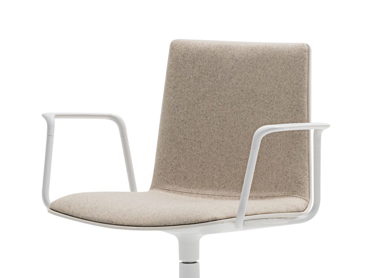 【アンドリュー ワールド/Andreu World / GOODS】のFlex Chair Fully Upholstered Shell / フレックス チェア SI1310 キャスターベース エコサーモポリマー製(フルパッド) インテリア・キッズ・メンズ・レディースファッション・服の通販 founy(ファニー) 　イタリア　Italy　クッション　Cushion　シンプル　Simple　デスク　Desk　フィット　Fit　モチーフ　Motif　ワーク　Work　送料無料　Free Shipping　ホーム・キャンプ・アウトドア・お取り寄せ　Home,Garden,Outdoor,Camping Gear　家具・インテリア　Furniture　チェア・椅子　Chair　オフィスチェア・デスクチェア　Office Chair/Desk Chair　ステッチの有無「ステッチ不要」参考イメージ|ID: prp329100003120951 ipo3291000000025313624