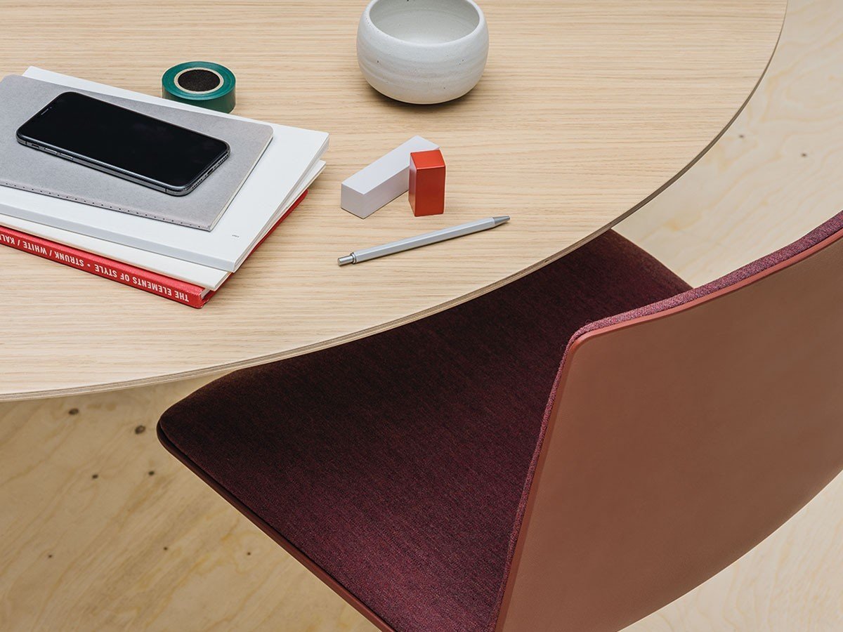 【アンドリュー ワールド/Andreu World / GOODS】のFlex Chair Stackable Chair Upholstered Shell Pad / フレックス チェア SI1300 スタッカブルチェア スレッジベース(シェルパッド) インテリア・キッズ・メンズ・レディースファッション・服の通販 founy(ファニー) 　イタリア　Italy　クッション　Cushion　シンプル　Simple　スリム　Slim　フィット　Fit　モチーフ　Motif　ワーク　Work　送料無料　Free Shipping　ホーム・キャンプ・アウトドア・お取り寄せ　Home,Garden,Outdoor,Camping Gear　家具・インテリア　Furniture　チェア・椅子　Chair　ダイニングチェア　Dining Chair　ホーム・キャンプ・アウトドア・お取り寄せ　Home,Garden,Outdoor,Camping Gear　家具・インテリア　Furniture　チェア・椅子　Chair　オフィスチェア・デスクチェア　Office Chair/Desk Chair　参考イメージ|ID: prp329100003120969 ipo3291000000030201121