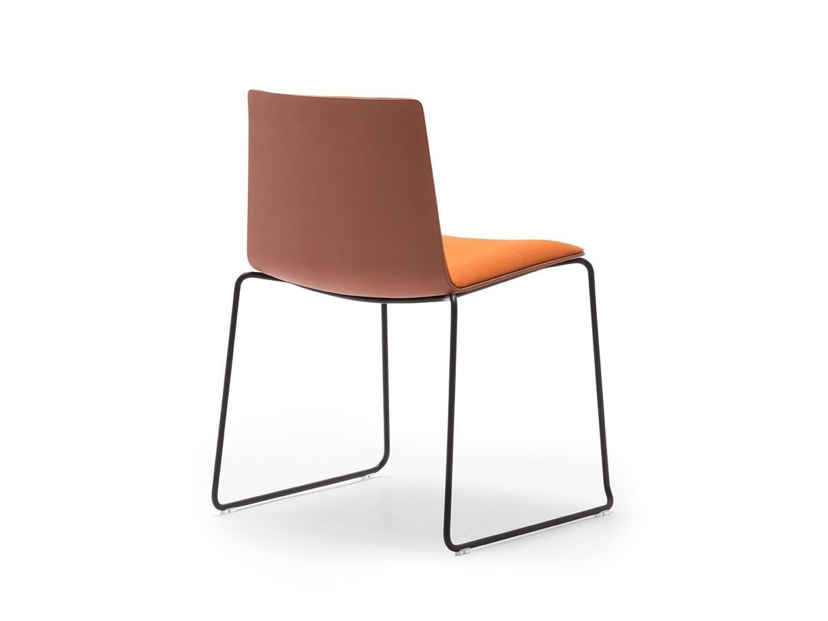 【アンドリュー ワールド/Andreu World / GOODS】のFlex Chair Stackable Chair Upholstered Shell Pad / フレックス チェア SI1300 スタッカブルチェア スレッジベース(シェルパッド) 人気、トレンドファッション・服の通販 founy(ファニー) 　イタリア　Italy　クッション　Cushion　シンプル　Simple　スリム　Slim　フィット　Fit　モチーフ　Motif　ワーク　Work　送料無料　Free Shipping　ホーム・キャンプ・アウトドア・お取り寄せ　Home,Garden,Outdoor,Camping Gear　家具・インテリア　Furniture　チェア・椅子　Chair　ダイニングチェア　Dining Chair　ホーム・キャンプ・アウトドア・お取り寄せ　Home,Garden,Outdoor,Camping Gear　家具・インテリア　Furniture　チェア・椅子　Chair　オフィスチェア・デスクチェア　Office Chair/Desk Chair　other-2|ID: prp329100003120969 ipo3291000000031495358