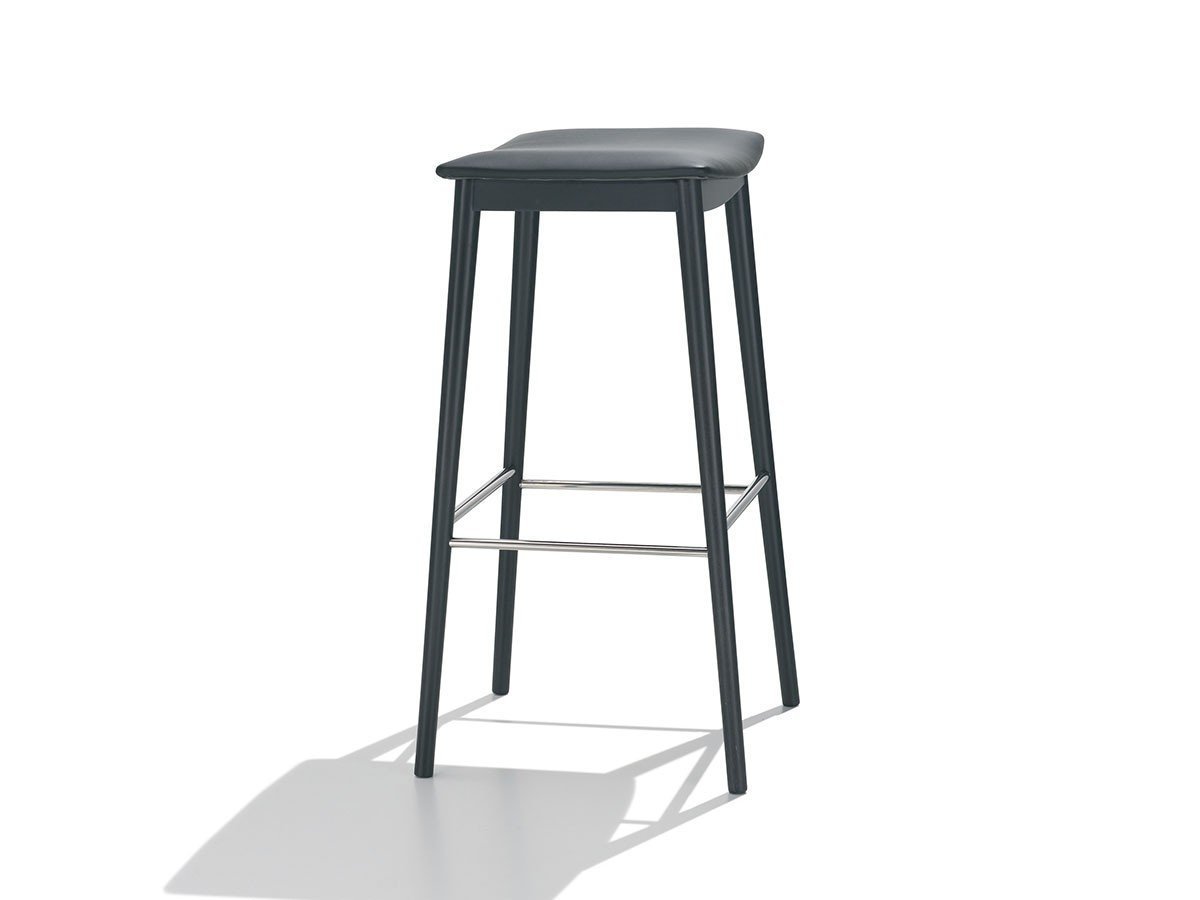 【アンドリュー ワールド/Andreu World / GOODS】のSmile Backless Barstool with Upholstered Seat / スマイル BQ0339 バースツール 張座 人気、トレンドファッション・服の通販 founy(ファニー) 　クッション　Cushion, Throw Pillow　シンプル　Simple, Minimal　ビーチ　Beach, Seaside　送料無料　Free Shipping　ホーム・キャンプ・アウトドア・お取り寄せ　Home Living / Home & Lifestyle / Camping Gear / Outdoor Camping　家具・インテリア　Home Furniture & Interior. Stylish & Functional Living Spaces　チェア・椅子　Seating & Chairs　スツール・バースツール　Stools & Bar Stools　ホーム・キャンプ・アウトドア・お取り寄せ　Home Living / Home & Lifestyle / Camping Gear / Outdoor Camping　家具・インテリア　Home Furniture & Interior. Stylish & Functional Living Spaces　チェア・椅子　Seating & Chairs　カウンターチェア・ハイチェア　Bar Stools / High Stools　other-4|ID: prp329100003120975 ipo3291000000031495390