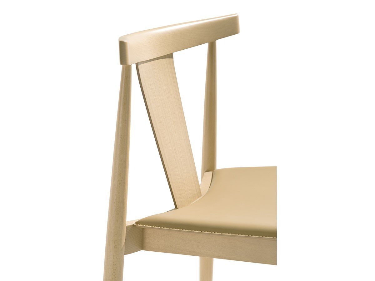 【アンドリュー ワールド/Andreu World / GOODS】のSmile Stackable Chair / スマイル SI0325 スタッカブルチェア ボードウッドバック インテリア・キッズ・メンズ・レディースファッション・服の通販 founy(ファニー) 　シンプル　Simple　フィット　Fit　送料無料　Free Shipping　ホーム・キャンプ・アウトドア・お取り寄せ　Home,Garden,Outdoor,Camping Gear　家具・インテリア　Furniture　チェア・椅子　Chair　ダイニングチェア　Dining Chair　参考イメージ|ID: prp329100003120989 ipo3291000000025315357