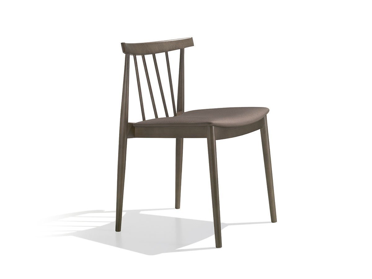 【アンドリュー ワールド/Andreu World / GOODS】のSmile Stackable Chair with Upholstered Seat / スマイル SI0324 スタッカブルチェア スピンドルバック 張座 人気、トレンドファッション・服の通販 founy(ファニー) 　クッション　Cushion　シンプル　Simple　スピンドル　Spindle　ビーチ　Beach　フィット　Fit　送料無料　Free Shipping　ホーム・キャンプ・アウトドア・お取り寄せ　Home,Garden,Outdoor,Camping Gear　家具・インテリア　Furniture　チェア・椅子　Chair　ダイニングチェア　Dining Chair　 other-1|ID: prp329100003120990 ipo3291000000021147831