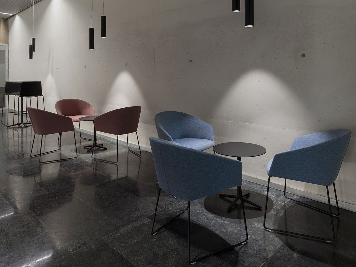 【アンドリュー ワールド/Andreu World / GOODS】のBrandy Armchair / ブランディ SO2994 アームチェア スチール脚 インテリア・キッズ・メンズ・レディースファッション・服の通販 founy(ファニー) 　送料無料　Free Shipping　シェイプ　Shape, Slim Fit　シンプル　Simple, Minimal　スリム　Slim, Slim Fit　ホーム・キャンプ・アウトドア・お取り寄せ　Home Living / Home & Lifestyle / Camping Gear / Outdoor Camping　家具・インテリア　Home Furniture & Interior. Stylish & Functional Living Spaces　チェア・椅子　Seating & Chairs　ダイニングチェア・木製チェア　Dining Chairs　ホーム・キャンプ・アウトドア・お取り寄せ　Home Living / Home & Lifestyle / Camping Gear / Outdoor Camping　家具・インテリア　Home Furniture & Interior. Stylish & Functional Living Spaces　チェア・椅子　Seating & Chairs　アームチェア・アクセントチェア　Armchairs & Accent Chairs　参考イメージ|ID: prp329100003121042 ipo3291000000036279940