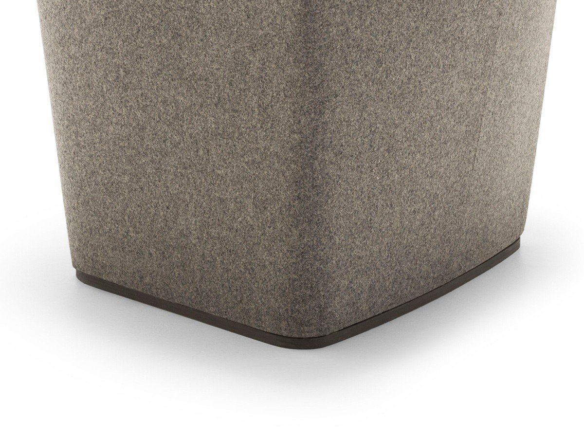 【アンドリュー ワールド/Andreu World / GOODS】のBrandy Lounge Chair / ブランディ BU3001 ラウンジチェア インテリア・キッズ・メンズ・レディースファッション・服の通販 founy(ファニー) 　シェイプ　Shape　モダン　Modern　ホーム・キャンプ・アウトドア・お取り寄せ　Home,Garden,Outdoor,Camping Gear　家具・インテリア　Furniture　チェア・椅子　Chair　ラウンジチェア　Lounge Chair　ウッドベースのカラーがお選びいただけます。|ID: prp329100003121044 ipo3291000000030203276