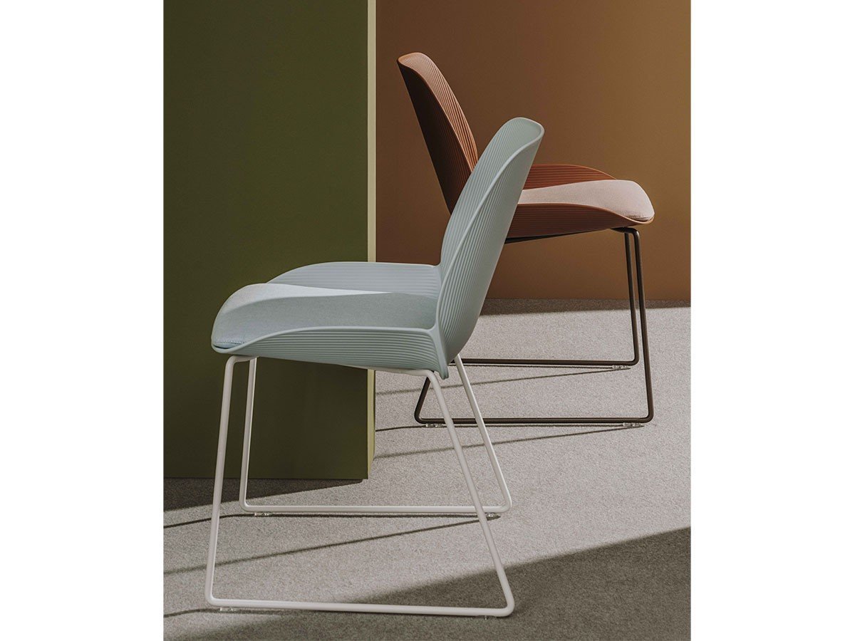 【アンドリュー ワールド/Andreu World / GOODS】のNuez Chair Upholstered Shell Pad / ヌエス SI2787 チェア スレッジベース(シェルパッド) インテリア・キッズ・メンズ・レディースファッション・服の通販 founy(ファニー) 　キルティング　Quilting　クッション　Cushion　シンプル　Simple　スリム　Slim　送料無料　Free Shipping　ホーム・キャンプ・アウトドア・お取り寄せ　Home,Garden,Outdoor,Camping Gear　家具・インテリア　Furniture　チェア・椅子　Chair　ダイニングチェア　Dining Chair　参考イメージ|ID: prp329100003121061 ipo3291000000025317399