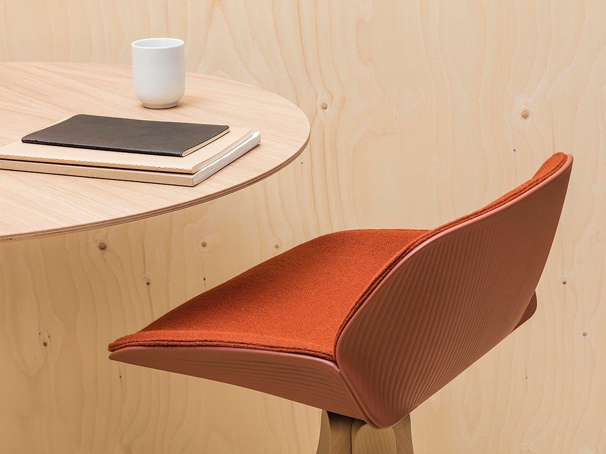 【アンドリュー ワールド/Andreu World / GOODS】のNuez Barstool Upholstered Shell Pad / ヌエス BQ2745 バースツール コラムベース(シェルパッド) 人気、トレンドファッション・服の通販 founy(ファニー) 　キルティング　Quilting　クッション　Cushion　シンプル　Simple　送料無料　Free Shipping　ホーム・キャンプ・アウトドア・お取り寄せ　Home,Garden,Outdoor,Camping Gear　家具・インテリア　Furniture　チェア・椅子　Chair　スツール　Stool　ホーム・キャンプ・アウトドア・お取り寄せ　Home,Garden,Outdoor,Camping Gear　家具・インテリア　Furniture　チェア・椅子　Chair　カウンターチェア・ハイスツール　Counter Chair/High Stool　other-3|ID: prp329100003121065 ipo3291000000031495788
