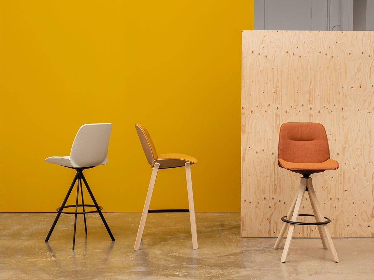 【アンドリュー ワールド/Andreu World / GOODS】のNuez Barstool Upholstered Shell Pad / ヌエス BQ2764 バースツール 回転式木脚(シェルパッド) 人気、トレンドファッション・服の通販 founy(ファニー) 　キルティング　Quilting　クッション　Cushion　送料無料　Free Shipping　ホーム・キャンプ・アウトドア・お取り寄せ　Home,Garden,Outdoor,Camping Gear　家具・インテリア　Furniture　チェア・椅子　Chair　スツール　Stool　ホーム・キャンプ・アウトドア・お取り寄せ　Home,Garden,Outdoor,Camping Gear　家具・インテリア　Furniture　チェア・椅子　Chair　カウンターチェア・ハイスツール　Counter Chair/High Stool　other-2|ID: prp329100003121071 ipo3291000000031495800
