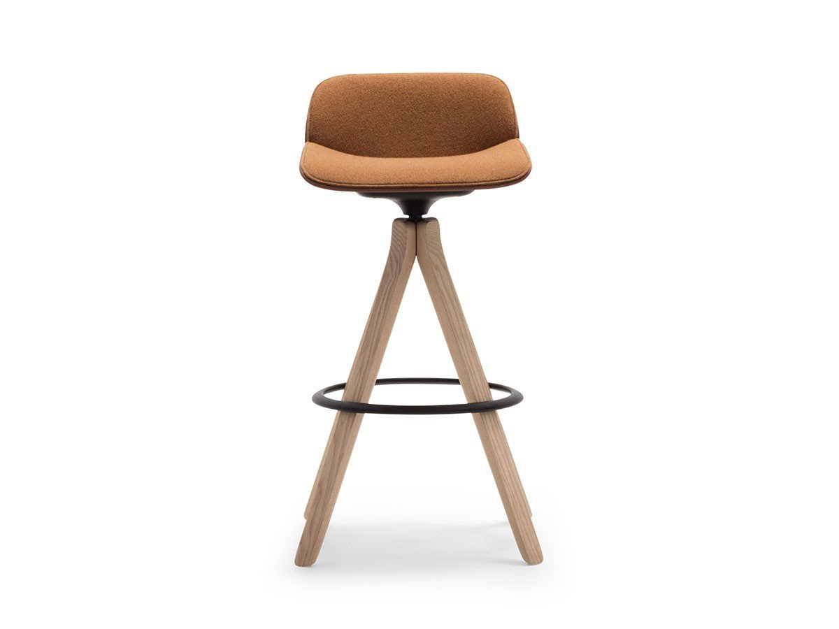 【アンドリュー ワールド/Andreu World / GOODS】のNuez Barstool Upholstered Shell Pad / ヌエス BQ2779 バースツール 回転式木脚(シェルパッド) 人気、トレンドファッション・服の通販 founy(ファニー) 　キルティング　Quilted, Quilting　クッション　Cushion, Throw Pillow　送料無料　Free Shipping　ホーム・キャンプ・アウトドア・お取り寄せ　Home Living / Home & Lifestyle / Camping Gear / Outdoor Camping　家具・インテリア　Home Furniture & Interior. Stylish & Functional Living Spaces　チェア・椅子　Seating & Chairs　スツール・バースツール　Stools & Bar Stools　ホーム・キャンプ・アウトドア・お取り寄せ　Home Living / Home & Lifestyle / Camping Gear / Outdoor Camping　家具・インテリア　Home Furniture & Interior. Stylish & Functional Living Spaces　チェア・椅子　Seating & Chairs　カウンターチェア・ハイチェア　Bar Stools / High Stools　other-2|ID: prp329100003121077 ipo3291000000031495815