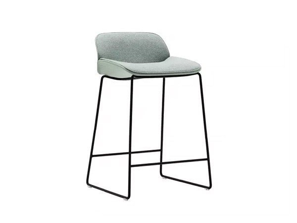 【アンドリュー ワールド/Andreu World / GOODS】のNuez Counter Stool Upholstered Shell Pad / ヌエス BQ2782 カウンタースツール スレッジベース(シェルパッド) インテリア・キッズ・メンズ・レディースファッション・服の通販 founy(ファニー) https://founy.com/ キルティング Quilting クッション Cushion シンプル Simple スリム Slim 送料無料 Free Shipping ホーム・キャンプ・アウトドア・お取り寄せ Home,Garden,Outdoor,Camping Gear 家具・インテリア Furniture チェア・椅子 Chair スツール Stool ホーム・キャンプ・アウトドア・お取り寄せ Home,Garden,Outdoor,Camping Gear 家具・インテリア Furniture チェア・椅子 Chair カウンターチェア・ハイスツール Counter Chair/High Stool |ID: prp329100003121078 ipo3291000000021148034