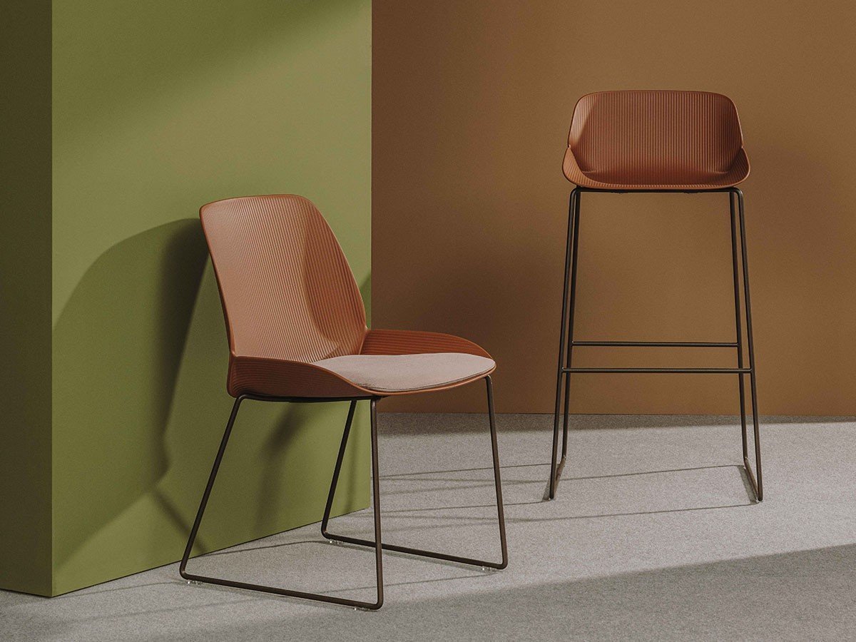 【アンドリュー ワールド/Andreu World / GOODS】のNuez Barstool Upholstered Shell Pad / ヌエス BQ2781 バースツール スレッジベース(シェルパッド) インテリア・キッズ・メンズ・レディースファッション・服の通販 founy(ファニー) 　キルティング　Quilting　クッション　Cushion　シンプル　Simple　スリム　Slim　送料無料　Free Shipping　ホーム・キャンプ・アウトドア・お取り寄せ　Home,Garden,Outdoor,Camping Gear　家具・インテリア　Furniture　チェア・椅子　Chair　スツール　Stool　ホーム・キャンプ・アウトドア・お取り寄せ　Home,Garden,Outdoor,Camping Gear　家具・インテリア　Furniture　チェア・椅子　Chair　カウンターチェア・ハイスツール　Counter Chair/High Stool　参考商品|ID: prp329100003121079 ipo3291000000030204223