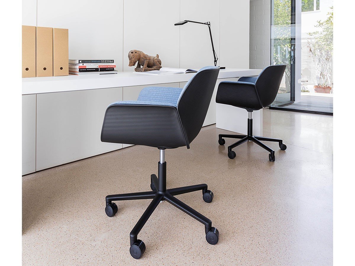 【アンドリュー ワールド/Andreu World / GOODS】のNuez Armchair Upholstered Seat Pad / ヌエス SO2773 アームチェア キャスターベース(シートパッド) 人気、トレンドファッション・服の通販 founy(ファニー) 　キルティング　Quilting　クッション　Cushion　デスク　Desk　ワーク　Work　送料無料　Free Shipping　ホーム・キャンプ・アウトドア・お取り寄せ　Home,Garden,Outdoor,Camping Gear　家具・インテリア　Furniture　チェア・椅子　Chair　アームチェア　Armchair　ホーム・キャンプ・アウトドア・お取り寄せ　Home,Garden,Outdoor,Camping Gear　家具・インテリア　Furniture　チェア・椅子　Chair　オフィスチェア・デスクチェア　Office Chair/Desk Chair　other-4|ID: prp329100003121090 ipo3291000000031495881