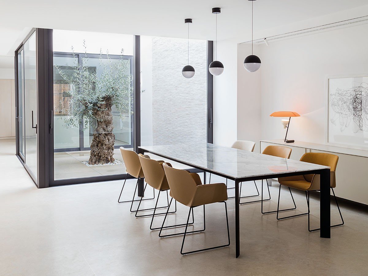 【アンドリュー ワールド/Andreu World / GOODS】のNuez Armchair Thermo-polymer shell / ヌエス SO2783 アームチェア スレッジベース(サーモポリマーシェル) インテリア・キッズ・メンズ・レディースファッション・服の通販 founy(ファニー) キルティング Quilted, Quilting シンプル Simple, Minimal スリム Slim, Slim Fit 送料無料 Free Shipping ホーム・キャンプ・アウトドア・お取り寄せ Home Living / Home & Lifestyle / Camping Gear / Outdoor Camping 家具・インテリア Home Furniture & Interior. Stylish & Functional Living Spaces チェア・椅子 Seating & Chairs ダイニングチェア・木製チェア Dining Chairs ホーム・キャンプ・アウトドア・お取り寄せ Home Living / Home & Lifestyle / Camping Gear / Outdoor Camping 家具・インテリア Home Furniture & Interior. Stylish & Functional Living Spaces チェア・椅子 Seating & Chairs アームチェア・アクセントチェア Armchairs & Accent Chairs 参考イメージ|ID: prp329100003121094 ipo3291000000035930348