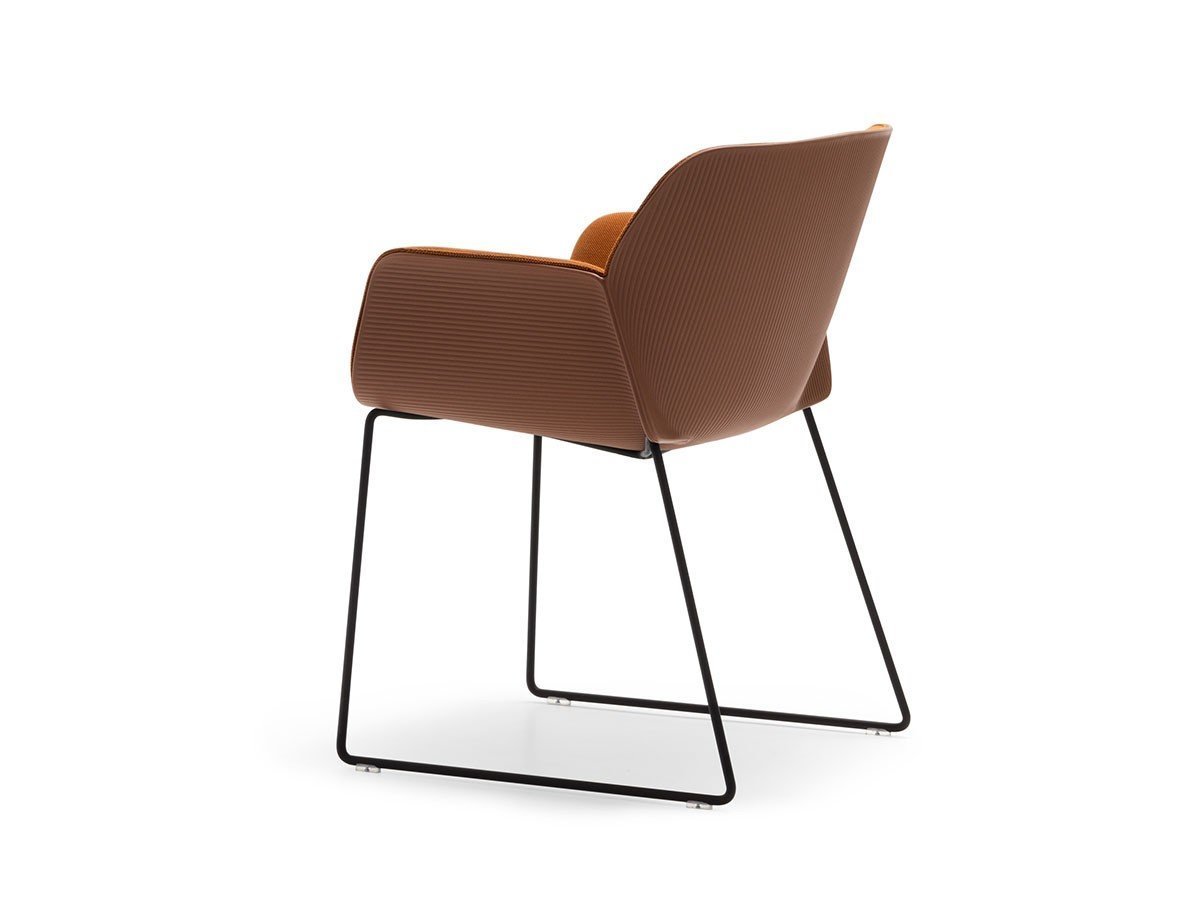 【アンドリュー ワールド/Andreu World / GOODS】のNuez Armchair Upholstered Shell Pad / ヌエス SO2783 アームチェア スレッジベース(シェルパッド) 人気、トレンドファッション・服の通販 founy(ファニー) 　キルティング　Quilted, Quilting　クッション　Cushion, Throw Pillow　シンプル　Simple, Minimal　スリム　Slim, Slim Fit　送料無料　Free Shipping　ホーム・キャンプ・アウトドア・お取り寄せ　Home Living / Home & Lifestyle / Camping Gear / Outdoor Camping　家具・インテリア　Home Furniture & Interior. Stylish & Functional Living Spaces　チェア・椅子　Seating & Chairs　ダイニングチェア・木製チェア　Dining Chairs　ホーム・キャンプ・アウトドア・お取り寄せ　Home Living / Home & Lifestyle / Camping Gear / Outdoor Camping　家具・インテリア　Home Furniture & Interior. Stylish & Functional Living Spaces　チェア・椅子　Seating & Chairs　アームチェア・アクセントチェア　Armchairs & Accent Chairs　other-3|ID: prp329100003121097 ipo3291000000031495915