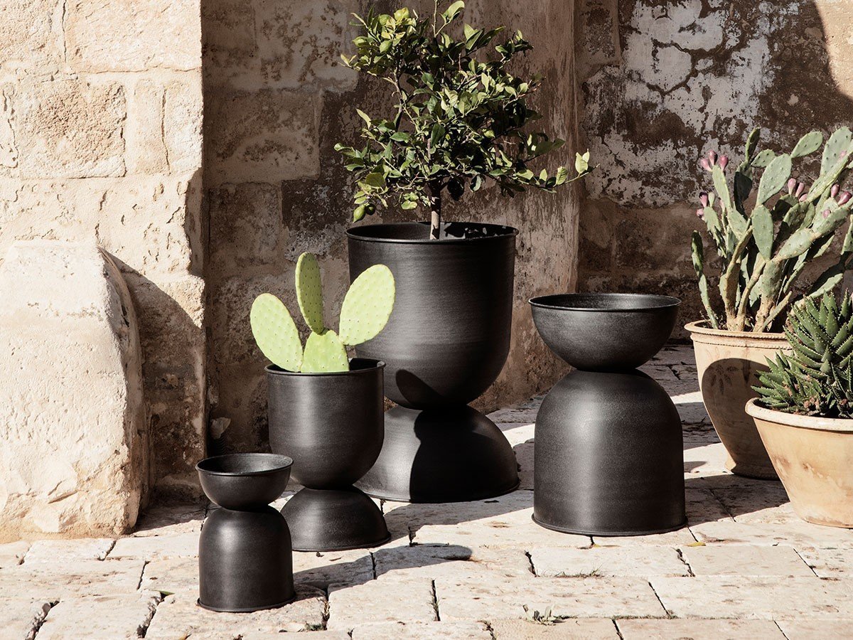 【ファームリビング/ferm LIVING / GOODS】のHourglass Pot / アワーグラスポット ミディアム インテリア・キッズ・メンズ・レディースファッション・服の通販 founy(ファニー) 　送料無料　Free Shipping　アウトドア　Outdoor　キャップ　Cap　ホーム・キャンプ・アウトドア・お取り寄せ　Home,Garden,Outdoor,Camping Gear　家具・インテリア　Furniture　その他 インテリア雑貨、家具　Furniture, Interior, Others　左から:エクストラスモール、スモール、掲載外サイズ、本商品|ID: prp329100003129333 ipo3291000000030188953