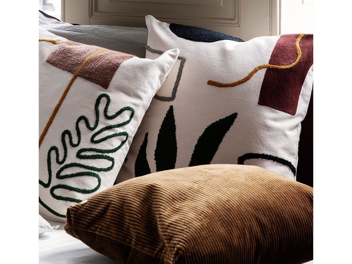 【ファームリビング/ferm LIVING / GOODS】のMirage Cushion / ミラージュ クッション 人気、トレンドファッション・服の通販 founy(ファニー) 　送料無料　Free Shipping　クッション　Cushion, Throw Pillow　ダウン　Down, Puffer　フェザー　Feather, Feather Detail　モチーフ　Motif, Design Theme　ワーク　Workwear, Utility Style　ホーム・キャンプ・アウトドア・お取り寄せ　Home Living / Home & Lifestyle / Camping Gear / Outdoor Camping　家具・インテリア　Home Furniture & Interior. Stylish & Functional Living Spaces　ミラー・ドレッサー　Mirrors & Dressers　壁掛けミラー・全身鏡・スタンドミラー　Wall Mirror　other-5|ID: prp329100003129361 ipo3291000000031494586