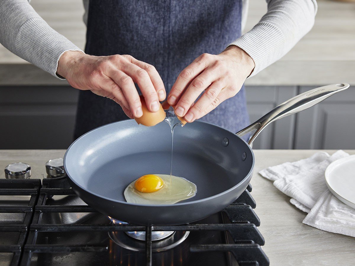 【グリーンパン/GREEN PAN / GOODS】のVenice Pro FRYING PAN / ヴェニス プロ フライパン 人気、トレンドファッション・服の通販 founy(ファニー) 　コーティング　Coating, Coated Finish　軽量　Lightweight, Ultra Light　シンプル　Simple, Minimal　ダイヤモンド　Diamond, Brilliant Cut　バランス　Balance, Style Balance　ホーム・キャンプ・アウトドア・お取り寄せ　Home Living / Home & Lifestyle / Camping Gear / Outdoor Camping　キッチン・ダイニング　Kitchen & Dining Essentials. Stylish & Functional Tableware　キッチン収納　Kitchen Storage　other-5|ID: prp329100003135514 ipo3291000000031494430