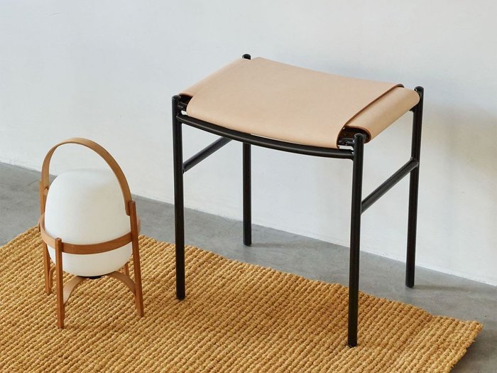 【ドアーズリビングプロダクツ/DOORS LIVING PRODUCTS / GOODS】のDOORS × SYOTYL Luonka LEATHER STOOL / ルオンカ レザースツール インテリア・キッズ・メンズ・レディースファッション・服の通販 founy(ファニー) https://founy.com/ シンプル Simple, Minimal ホーム・キャンプ・アウトドア・お取り寄せ Home Living / Home & Lifestyle / Camping Gear / Outdoor Camping 家具・インテリア Home Furniture & Interior. Stylish & Functional Living Spaces チェア・椅子 Seating & Chairs スツール・バースツール Stools & Bar Stools |ID: prp329100003190739 ipo3291000000030181723