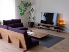 【ヒラシマ/HIRASHIMA / GOODS】のUNICA TV Board / ウニカ テレビボード 本体:ウォールナット、脚部 / 帆立て:ブラック(オーク)、サイズ:幅210cm|ID: prp329100003217989 ipo3291000000030179040