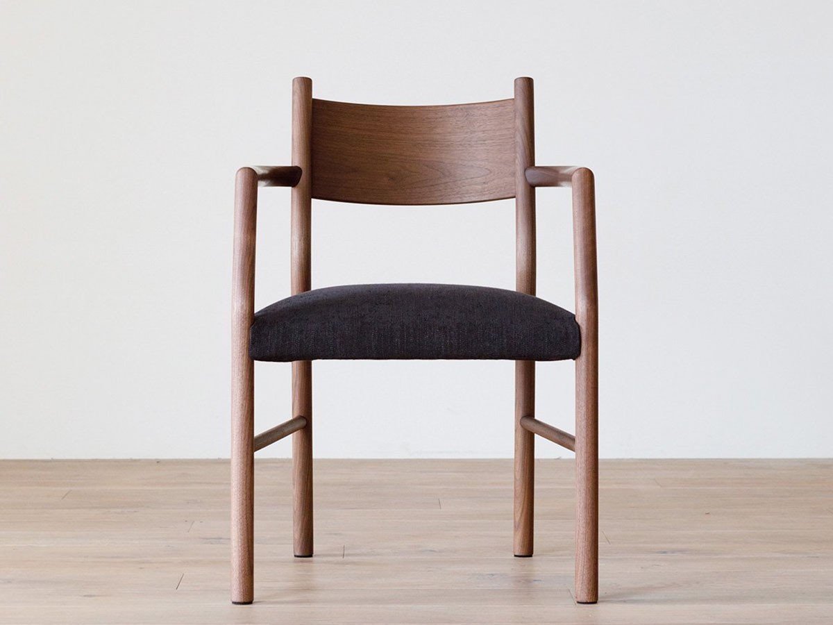 【ヒラシマ/HIRASHIMA / GOODS】のUNICA Arm Chair / ウニカ アームチェア インテリア・キッズ・メンズ・レディースファッション・服の通販 founy(ファニー) 　ファブリック　Fabric, Textile　フレーム　Frame, Outline　ホーム・キャンプ・アウトドア・お取り寄せ　Home Living / Home & Lifestyle / Camping Gear / Outdoor Camping　家具・インテリア　Home Furniture & Interior. Stylish & Functional Living Spaces　チェア・椅子　Seating & Chairs　ダイニングチェア・木製チェア　Dining Chairs　ホーム・キャンプ・アウトドア・お取り寄せ　Home Living / Home & Lifestyle / Camping Gear / Outdoor Camping　家具・インテリア　Home Furniture & Interior. Stylish & Functional Living Spaces　チェア・椅子　Seating & Chairs　アームチェア・アクセントチェア　Armchairs & Accent Chairs　フレーム:ウォールナット|ID: prp329100003218038 ipo3291000000035084335