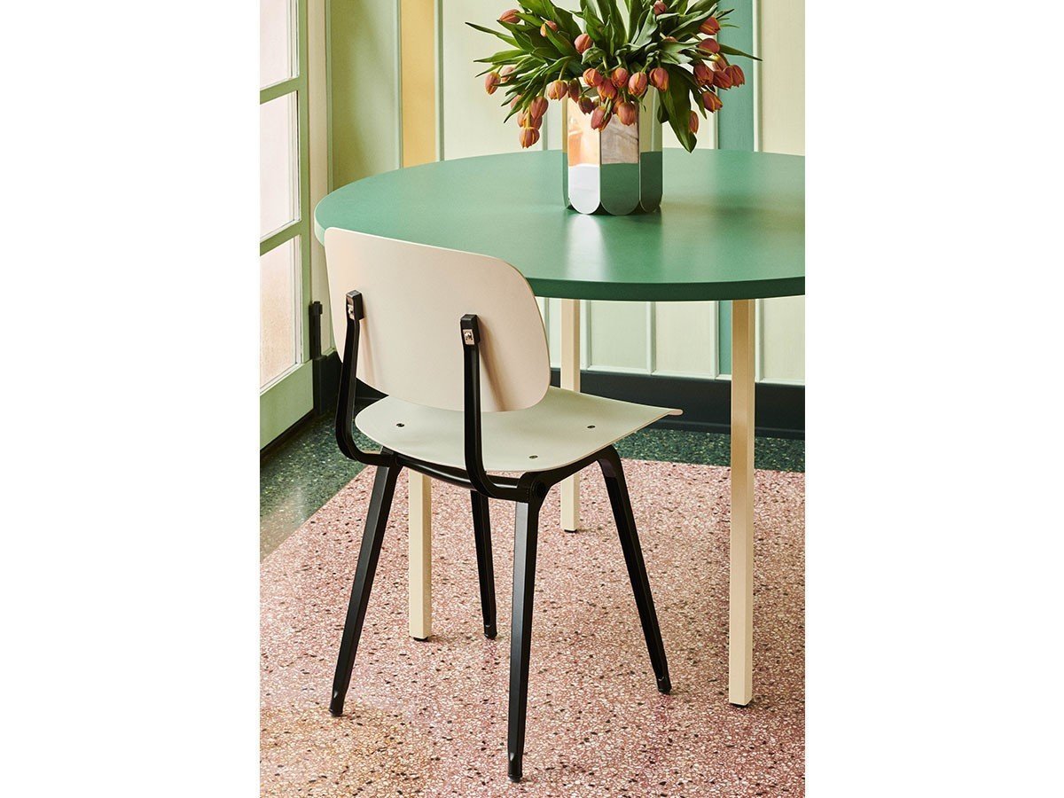 【ヘイ/HAY / GOODS】のTWO-COLOUR TABLE / ツーカラー テーブル 直径120cm(グリーンミント / オークル) インテリア・キッズ・メンズ・レディースファッション・服の通販 founy(ファニー) テーブル Table, Dining Table ラウンド Round, Round Neck エレガント 上品 Elegant ホーム・キャンプ・アウトドア・お取り寄せ Home Living / Home & Lifestyle / Camping Gear / Outdoor Camping 家具・インテリア Home Furniture & Interior. Stylish & Functional Living Spaces テーブル Dining, Coffee & Side Tables ダイニングテーブル・食卓テーブル Dining Tables 参考商品|ID: prp329100003231571 ipo3291000000033218289