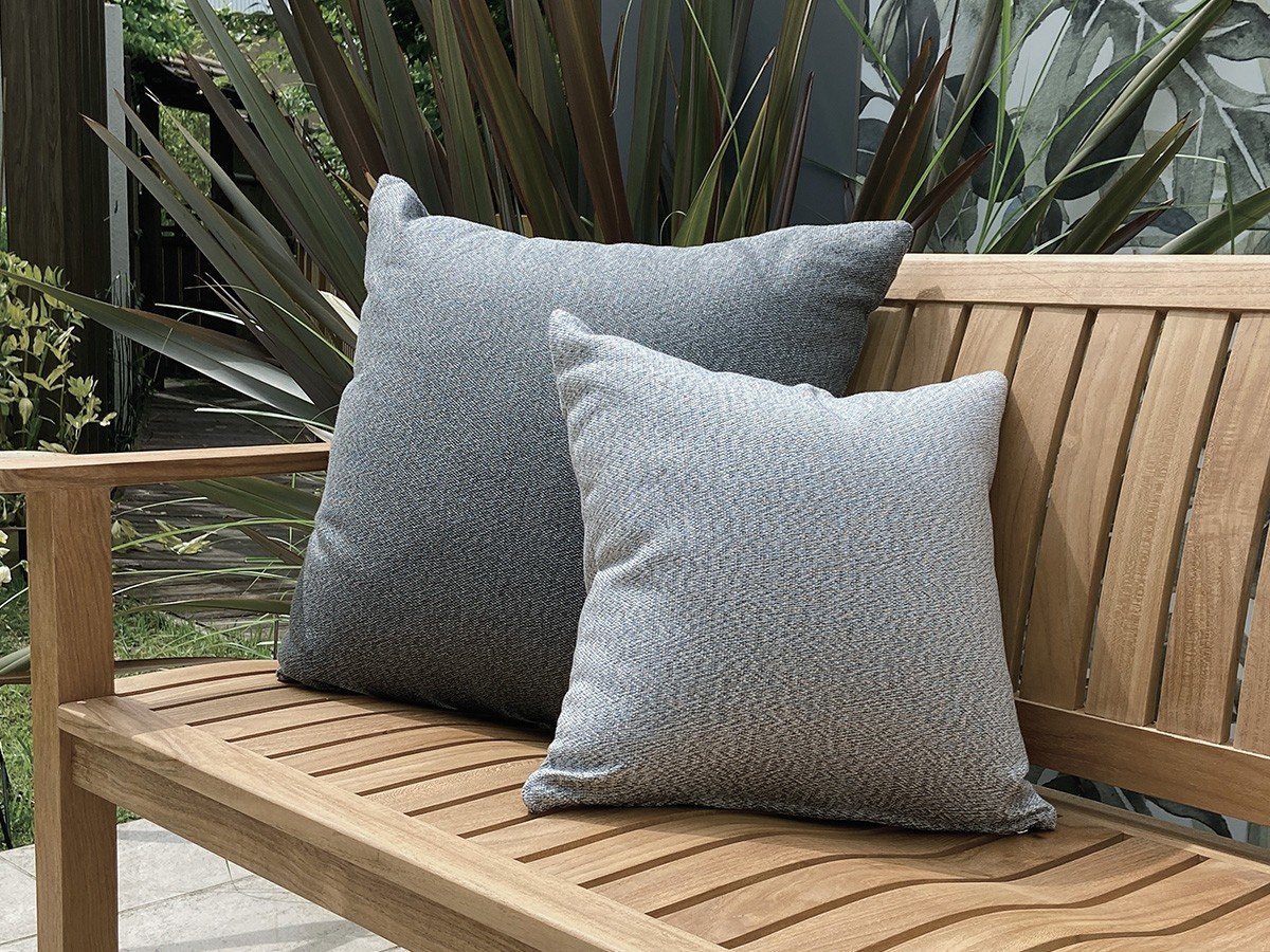 【ピエニュ/PIEDS NUS / GOODS】のMalstre Cushion / マルストレ 屋外クッション インテリア・キッズ・メンズ・レディースファッション・服の通販 founy(ファニー) 送料無料 Free Shipping アウトドア Outdoor Clothing アクリル Acrylic Material ガーデン Garden, Gardening クッション Cushion, Throw Pillow ミックス Mix, Mixed Style ホーム・キャンプ・アウトドア・お取り寄せ Home Living / Home & Lifestyle / Camping Gear / Outdoor Camping 家具・インテリア Home Furniture & Interior. Stylish & Functional Living Spaces その他 インテリア雑貨、家具 Home Decor & Furniture Extras 左:ダークグレー / 60 × 60cm、右:ライトグレー / 45 × 45cm|ID: prp329100003252483 ipo3291000000035324431