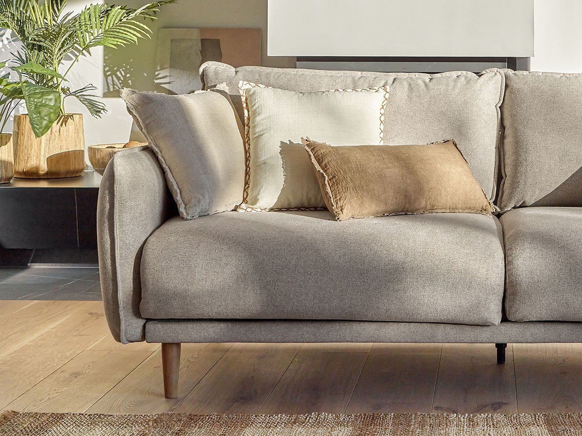 【ラフォーマ/LaForma / GOODS】のCARLOTA / カルロッタ 3人掛けソファ 人気、トレンドファッション・服の通販 founy(ファニー) 　クッション　Cushion　シンプル　Simple　リラックス　Relax　ホーム・キャンプ・アウトドア・お取り寄せ　Home,Garden,Outdoor,Camping Gear　家具・インテリア　Furniture　その他 インテリア雑貨、家具　Furniture, Interior, Others　other-6|ID: prp329100003269333 ipo3291000000031483608