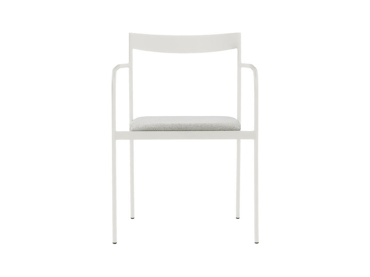 【杉山製作所/Sugiyama Seisakusho / GOODS】のCoFe PF ARM CHAIR / コフェ PF アームチェア インテリア・キッズ・メンズ・レディースファッション・服の通販 founy(ファニー) 　送料無料　Free Shipping　コンパクト　Compact, Small Size　シンプル　Simple, Minimal　フラット　Flat, Flat Shoes　フレーム　Frame, Outline　ホーム・キャンプ・アウトドア・お取り寄せ　Home Living / Home & Lifestyle / Camping Gear / Outdoor Camping　家具・インテリア　Home Furniture & Interior. Stylish & Functional Living Spaces　チェア・椅子　Seating & Chairs　ダイニングチェア・木製チェア　Dining Chairs　ホーム・キャンプ・アウトドア・お取り寄せ　Home Living / Home & Lifestyle / Camping Gear / Outdoor Camping　家具・インテリア　Home Furniture & Interior. Stylish & Functional Living Spaces　チェア・椅子　Seating & Chairs　アームチェア・アクセントチェア　Armchairs & Accent Chairs　張地:カノア KGRG グレージュ(Aランク)、フレームサンドシルバー|ID: prp329100003371363 ipo3291000000033111866
