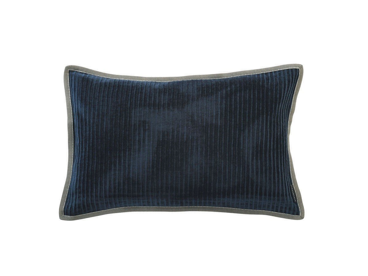 【カサマンス/CASAMANCE / GOODS】のOpulence Cushion / オピュランス クッション 60 × 40cm インテリア・キッズ・メンズ・レディースファッション・服の通販 founy(ファニー) 送料無料 Free Shipping クッション Cushion, Throw Pillow パイピング Piping, Trim Design フランス France, French リネン Linen, Linen Fabric リボン Ribbon, Bow ホーム・キャンプ・アウトドア・お取り寄せ Home Living / Home & Lifestyle / Camping Gear / Outdoor Camping 家具・インテリア Home Furniture & Interior. Stylish & Functional Living Spaces その他 インテリア雑貨、家具 Home Decor & Furniture Extras ブルー ニュイ|ID: prp329100003453539 ipo3291000000035324850