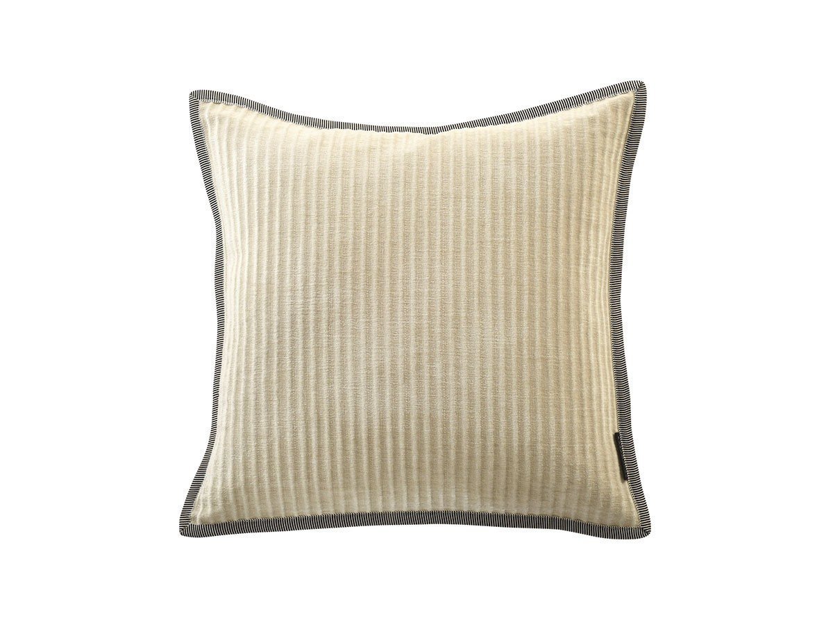 【カサマンス/CASAMANCE / GOODS】のOpulence Cushion / オピュランス クッション 45 × 45cm インテリア・キッズ・メンズ・レディースファッション・服の通販 founy(ファニー) 送料無料 Free Shipping クッション Cushion, Throw Pillow パイピング Piping, Trim Design フランス France, French リネン Linen, Linen Fabric リボン Ribbon, Bow ホーム・キャンプ・アウトドア・お取り寄せ Home Living / Home & Lifestyle / Camping Gear / Outdoor Camping 家具・インテリア Home Furniture & Interior. Stylish & Functional Living Spaces その他 インテリア雑貨、家具 Home Decor & Furniture Extras ラン|ID: prp329100003453540 ipo3291000000035324870