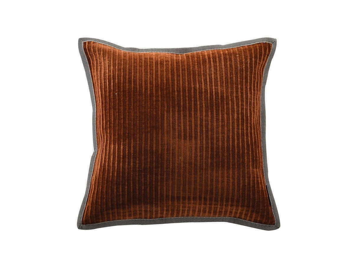 【カサマンス/CASAMANCE / GOODS】のOpulence Cushion / オピュランス クッション 45 × 45cm インテリア・キッズ・メンズ・レディースファッション・服の通販 founy(ファニー) 送料無料 Free Shipping クッション Cushion, Throw Pillow パイピング Piping, Trim Design フランス France, French リネン Linen, Linen Fabric リボン Ribbon, Bow ホーム・キャンプ・アウトドア・お取り寄せ Home Living / Home & Lifestyle / Camping Gear / Outdoor Camping 家具・インテリア Home Furniture & Interior. Stylish & Functional Living Spaces その他 インテリア雑貨、家具 Home Decor & Furniture Extras テール ド シエンヌ|ID: prp329100003453540 ipo3291000000035324874